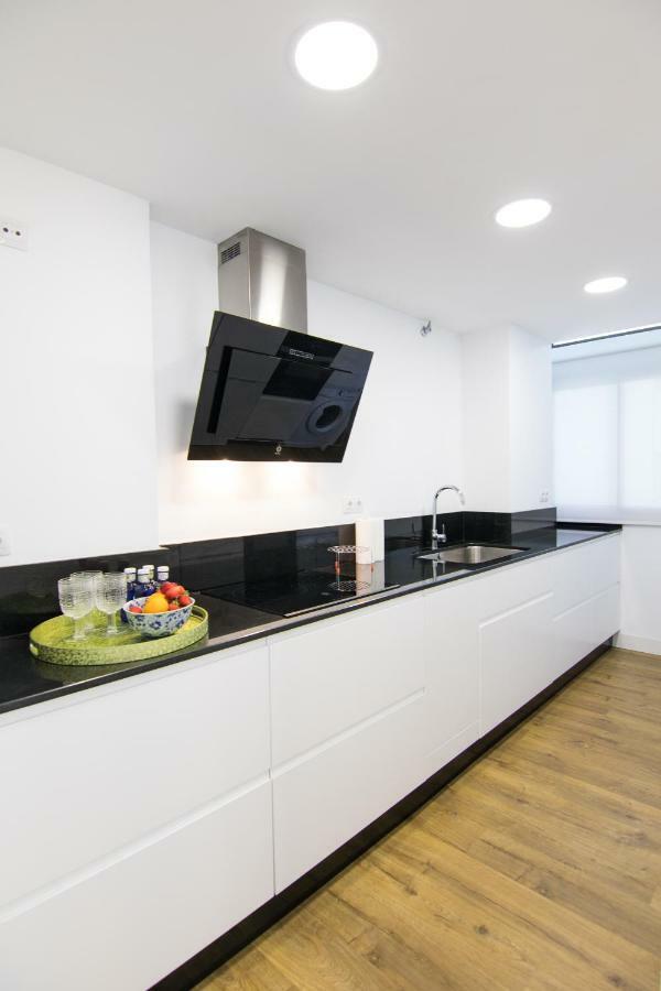 Homeforguest Stylish And Modern Apartment Overlooking Las Canteras Las Palmas de Gran Canaria Bagian luar foto