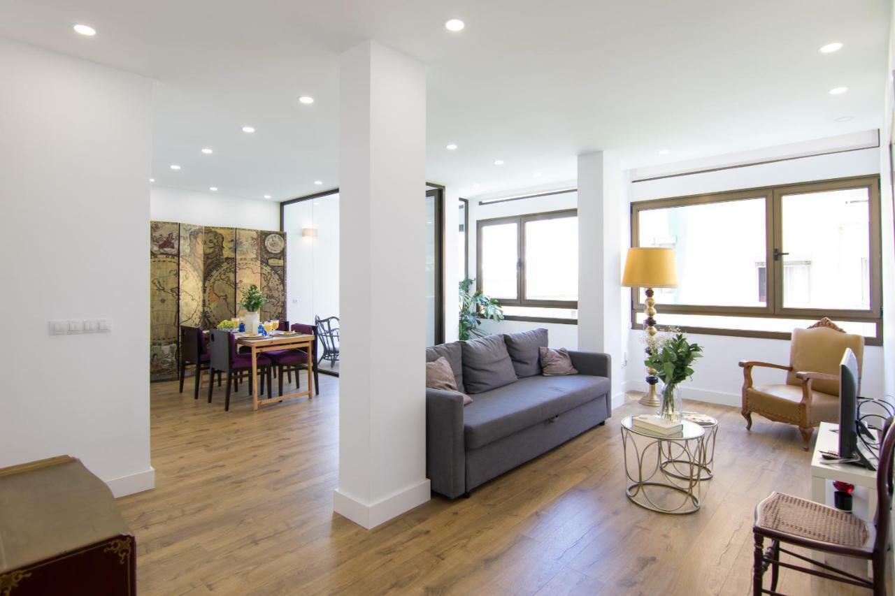 Homeforguest Stylish And Modern Apartment Overlooking Las Canteras Las Palmas de Gran Canaria Bagian luar foto