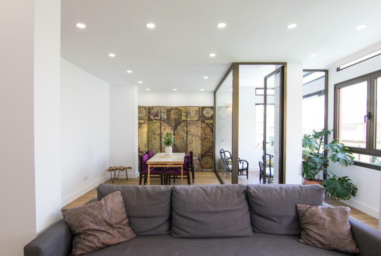 Homeforguest Stylish And Modern Apartment Overlooking Las Canteras Las Palmas de Gran Canaria Bagian luar foto