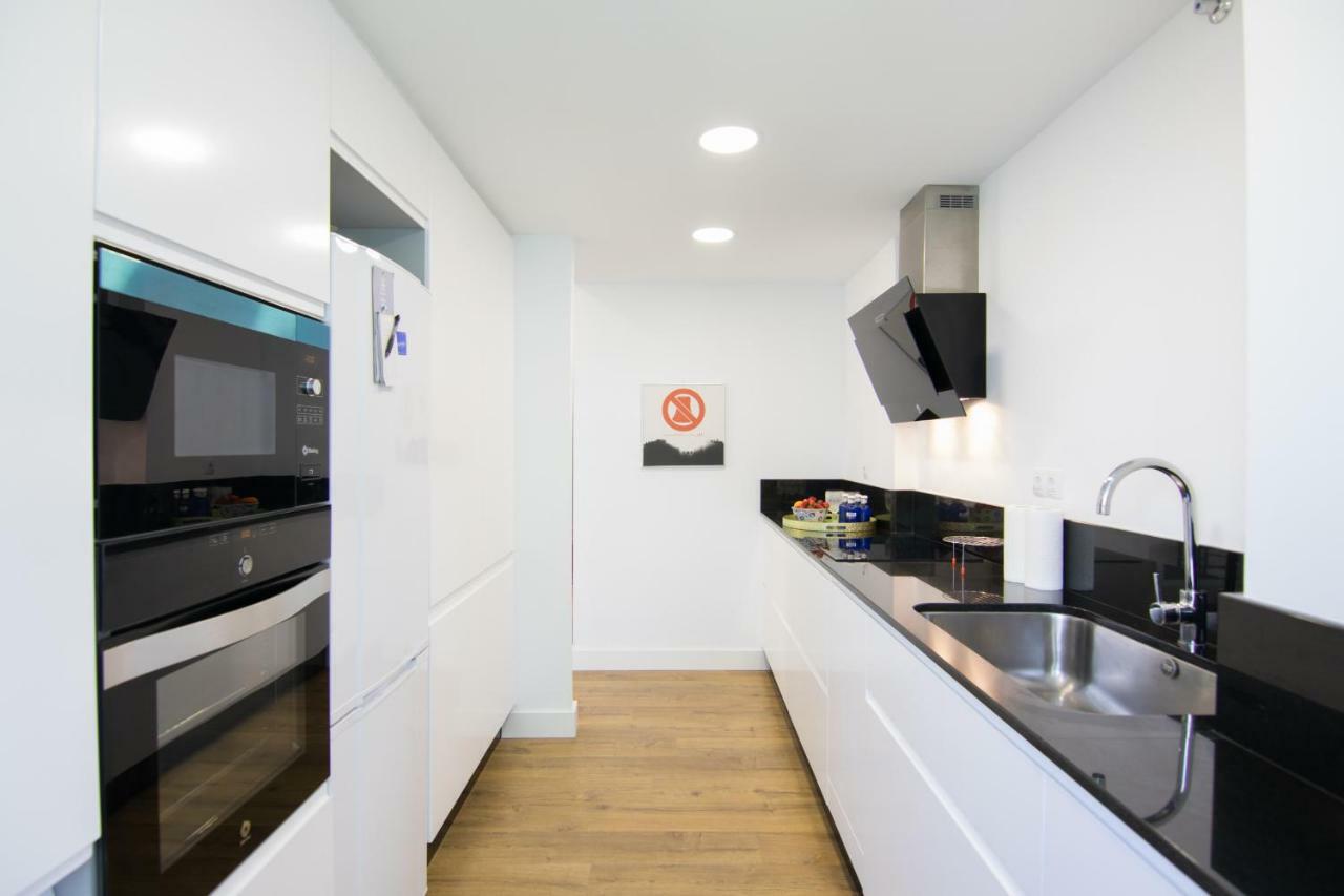 Homeforguest Stylish And Modern Apartment Overlooking Las Canteras Las Palmas de Gran Canaria Bagian luar foto