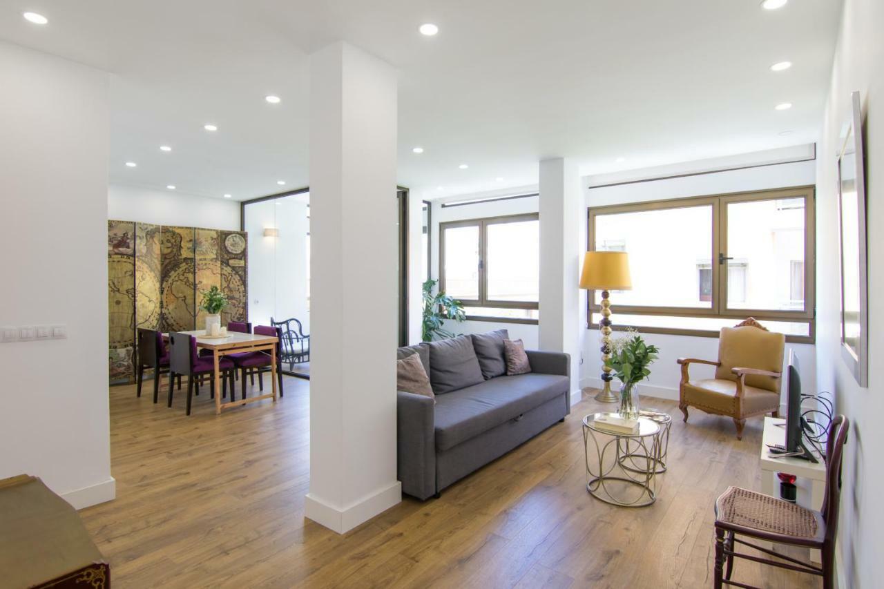 Homeforguest Stylish And Modern Apartment Overlooking Las Canteras Las Palmas de Gran Canaria Bagian luar foto