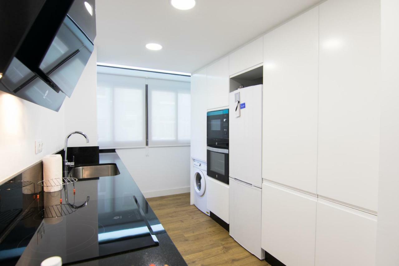 Homeforguest Stylish And Modern Apartment Overlooking Las Canteras Las Palmas de Gran Canaria Bagian luar foto