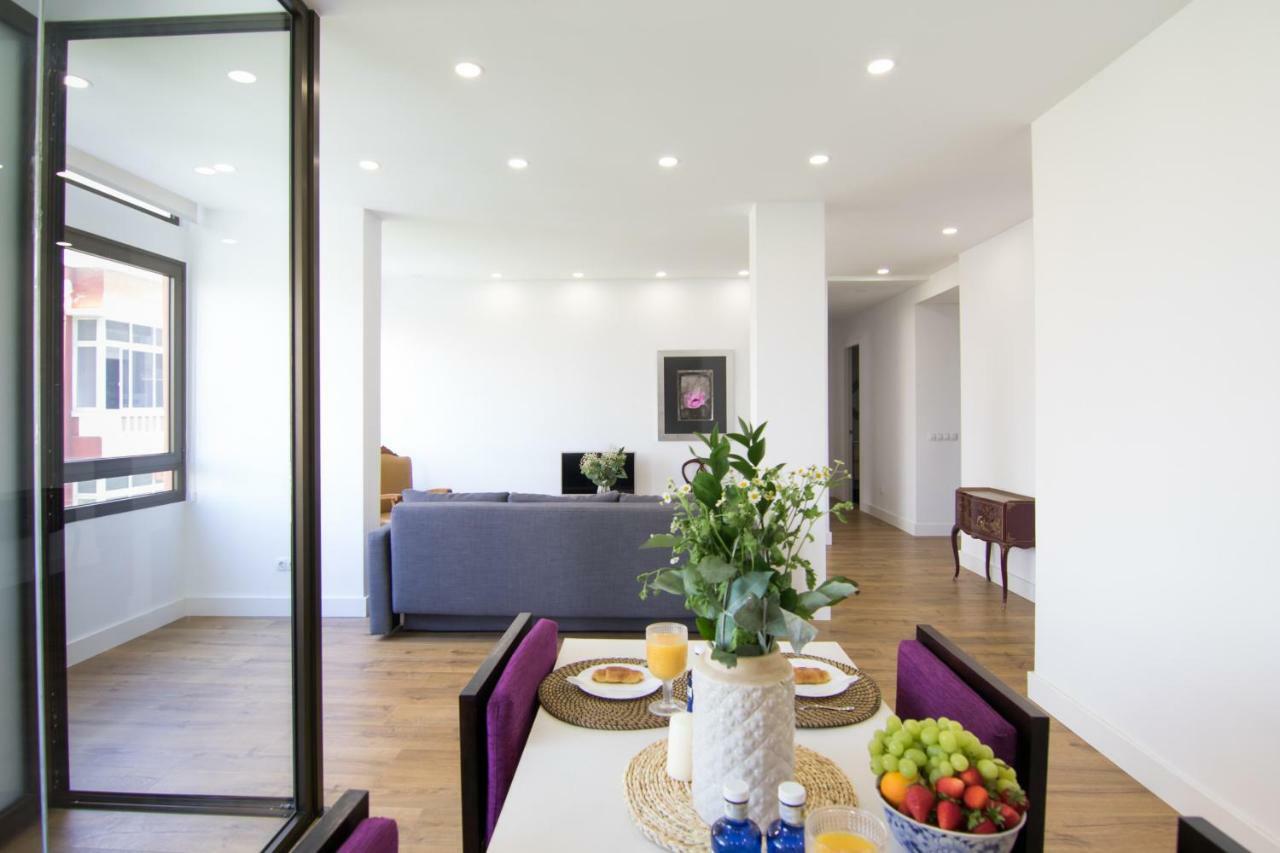 Homeforguest Stylish And Modern Apartment Overlooking Las Canteras Las Palmas de Gran Canaria Bagian luar foto