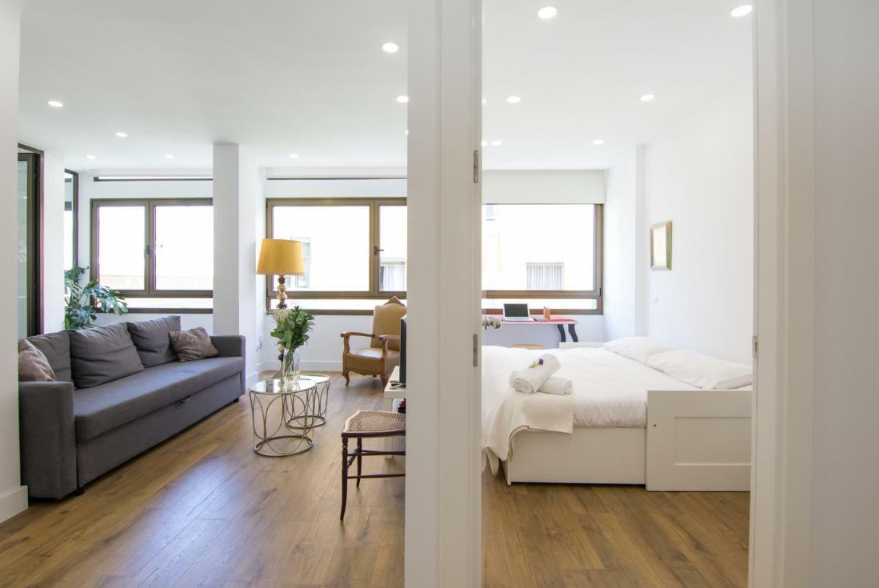 Homeforguest Stylish And Modern Apartment Overlooking Las Canteras Las Palmas de Gran Canaria Bagian luar foto