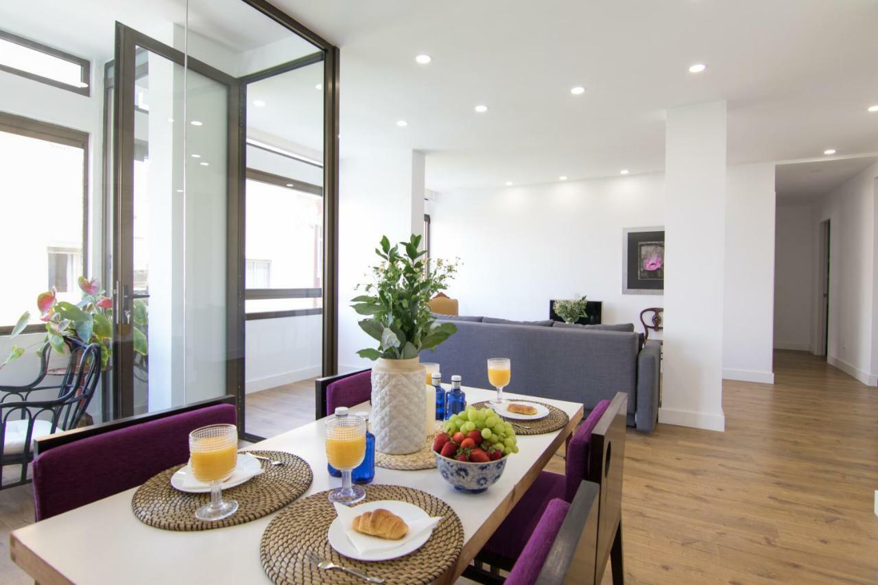 Homeforguest Stylish And Modern Apartment Overlooking Las Canteras Las Palmas de Gran Canaria Bagian luar foto
