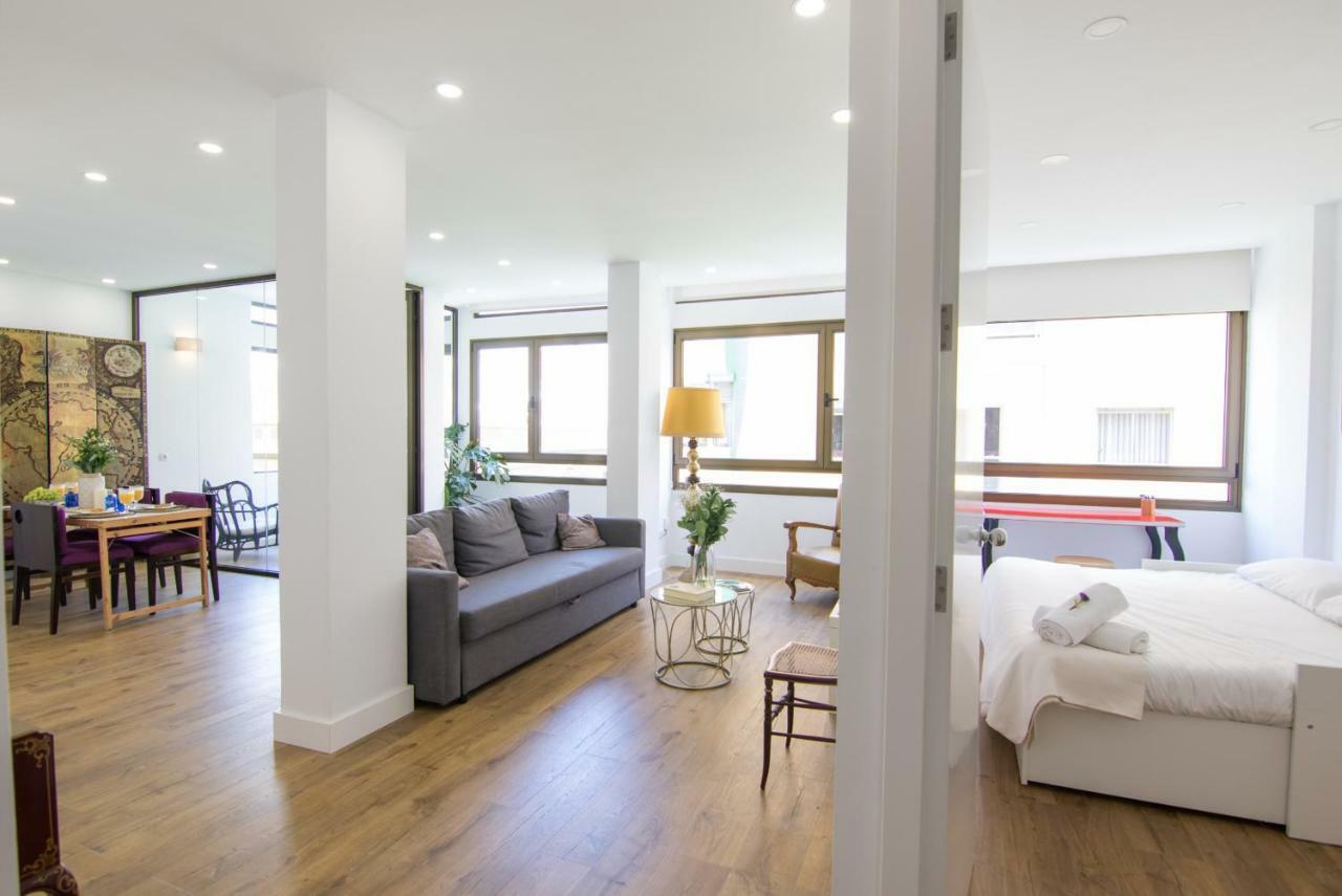 Homeforguest Stylish And Modern Apartment Overlooking Las Canteras Las Palmas de Gran Canaria Bagian luar foto