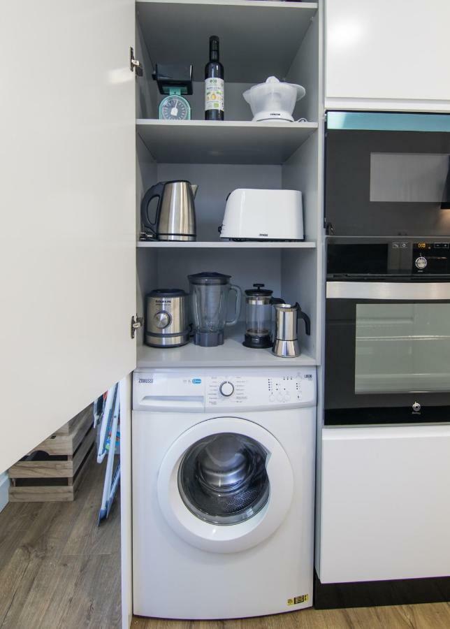 Homeforguest Stylish And Modern Apartment Overlooking Las Canteras Las Palmas de Gran Canaria Bagian luar foto
