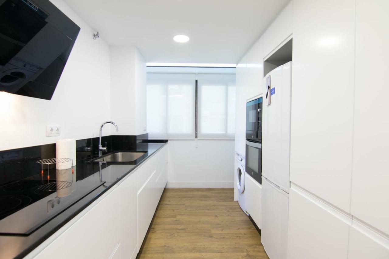 Homeforguest Stylish And Modern Apartment Overlooking Las Canteras Las Palmas de Gran Canaria Bagian luar foto