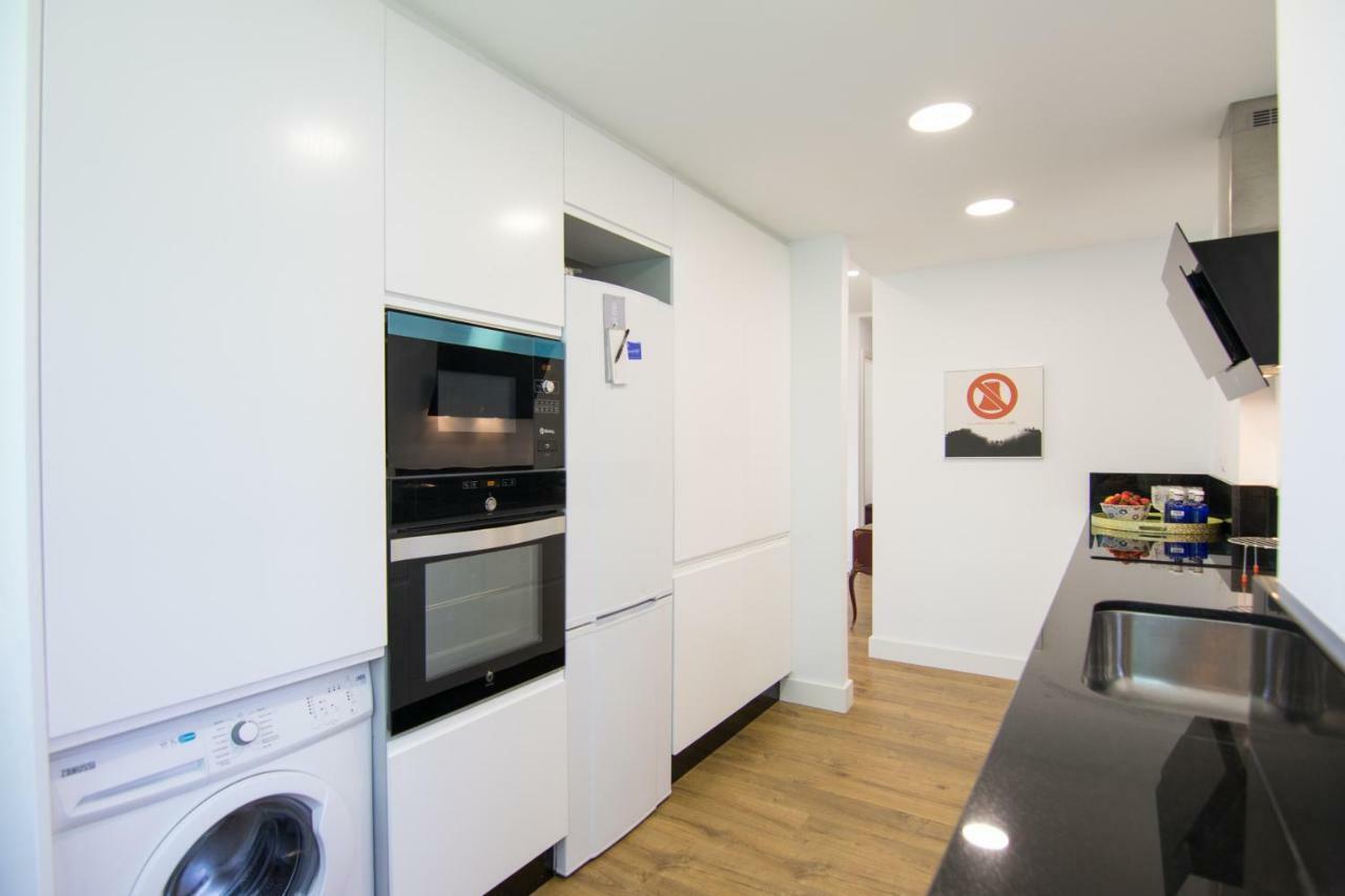 Homeforguest Stylish And Modern Apartment Overlooking Las Canteras Las Palmas de Gran Canaria Bagian luar foto